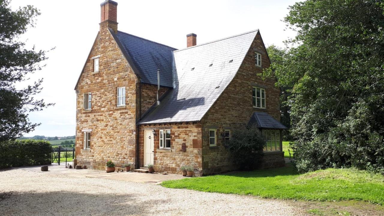 Cockley Hill Farm Bed & Breakfast แบร็คลีย์ ภายนอก รูปภาพ