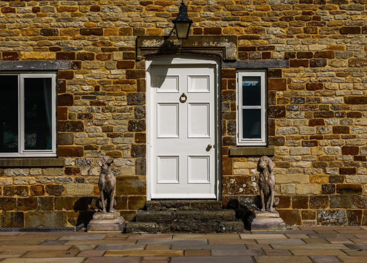 Cockley Hill Farm Bed & Breakfast แบร็คลีย์ ภายนอก รูปภาพ
