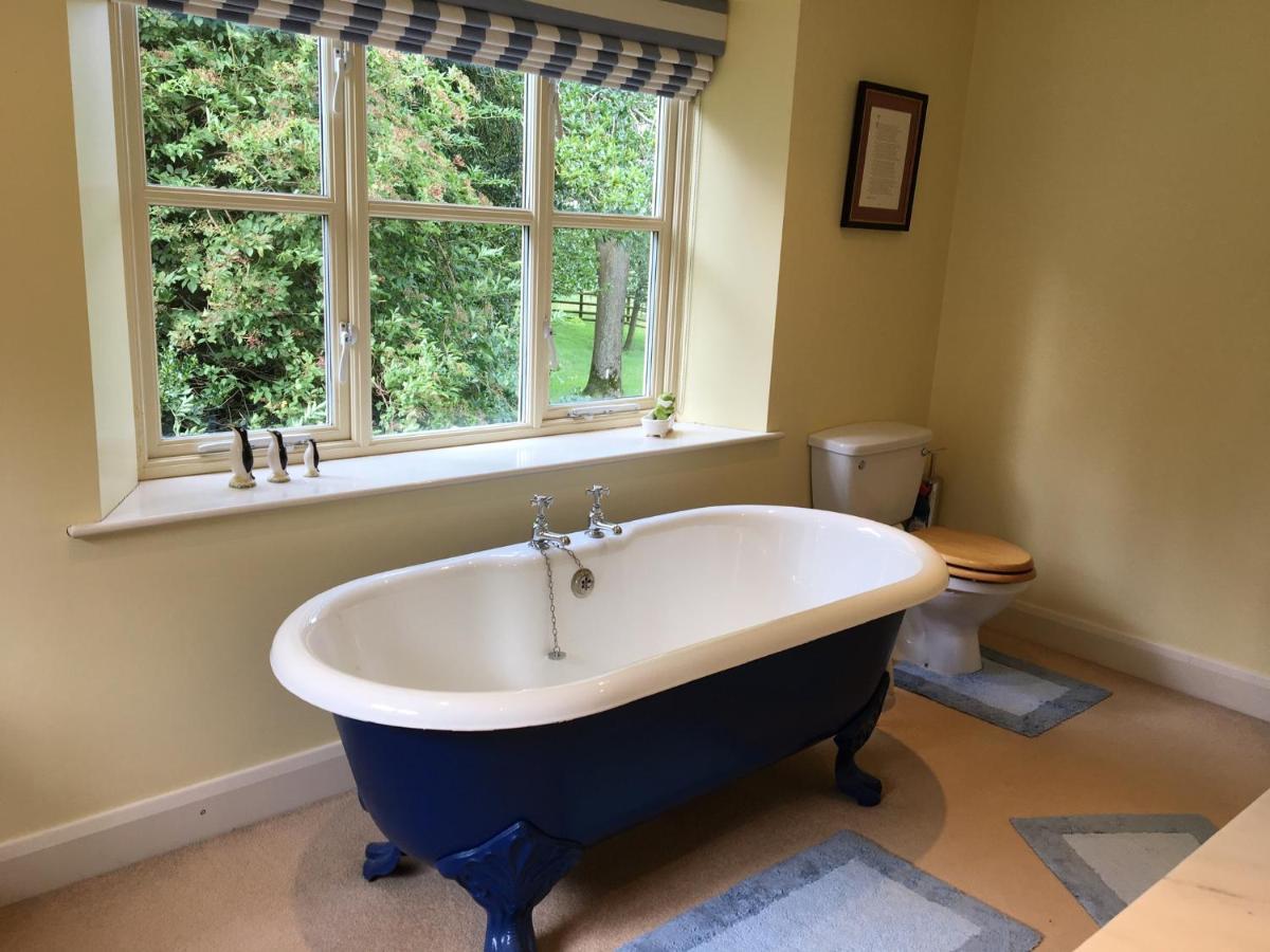 Cockley Hill Farm Bed & Breakfast แบร็คลีย์ ภายนอก รูปภาพ