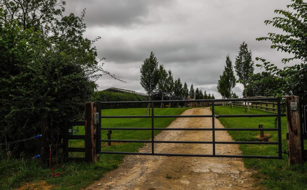 Cockley Hill Farm Bed & Breakfast แบร็คลีย์ ภายนอก รูปภาพ