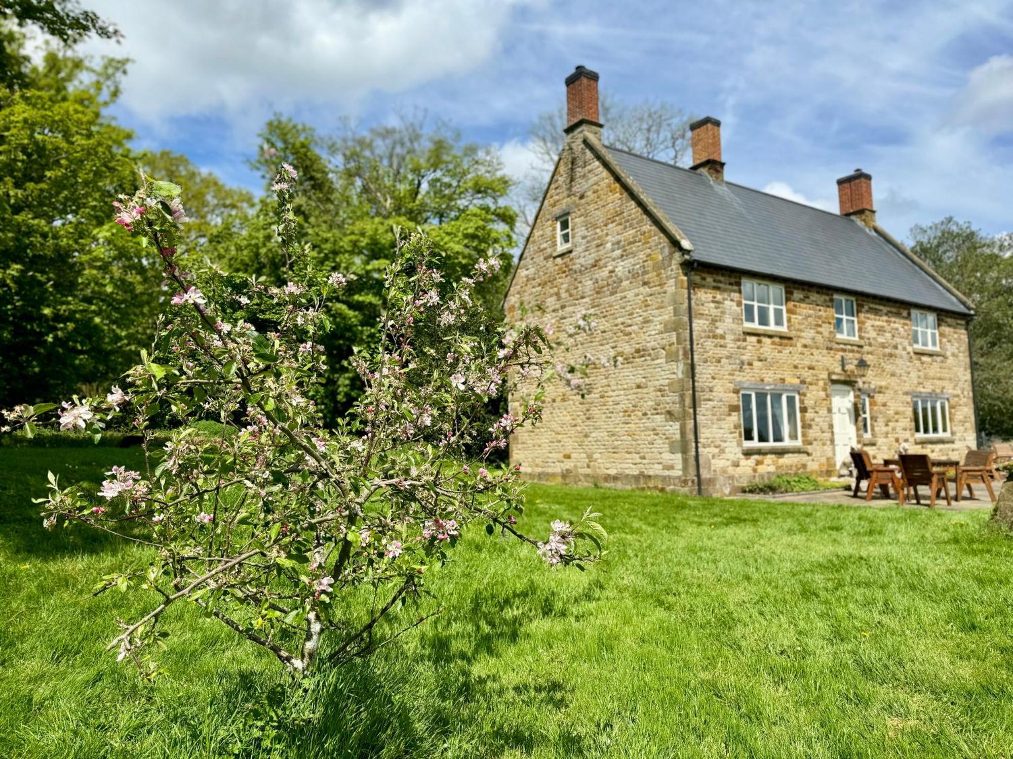 Cockley Hill Farm Bed & Breakfast แบร็คลีย์ ภายนอก รูปภาพ